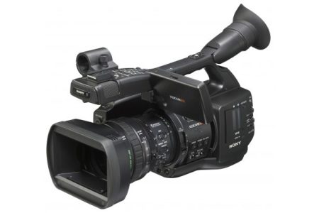 Capturing Subjects in Low Light and a Clean Audio Track