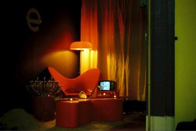 Set design and use of colors.