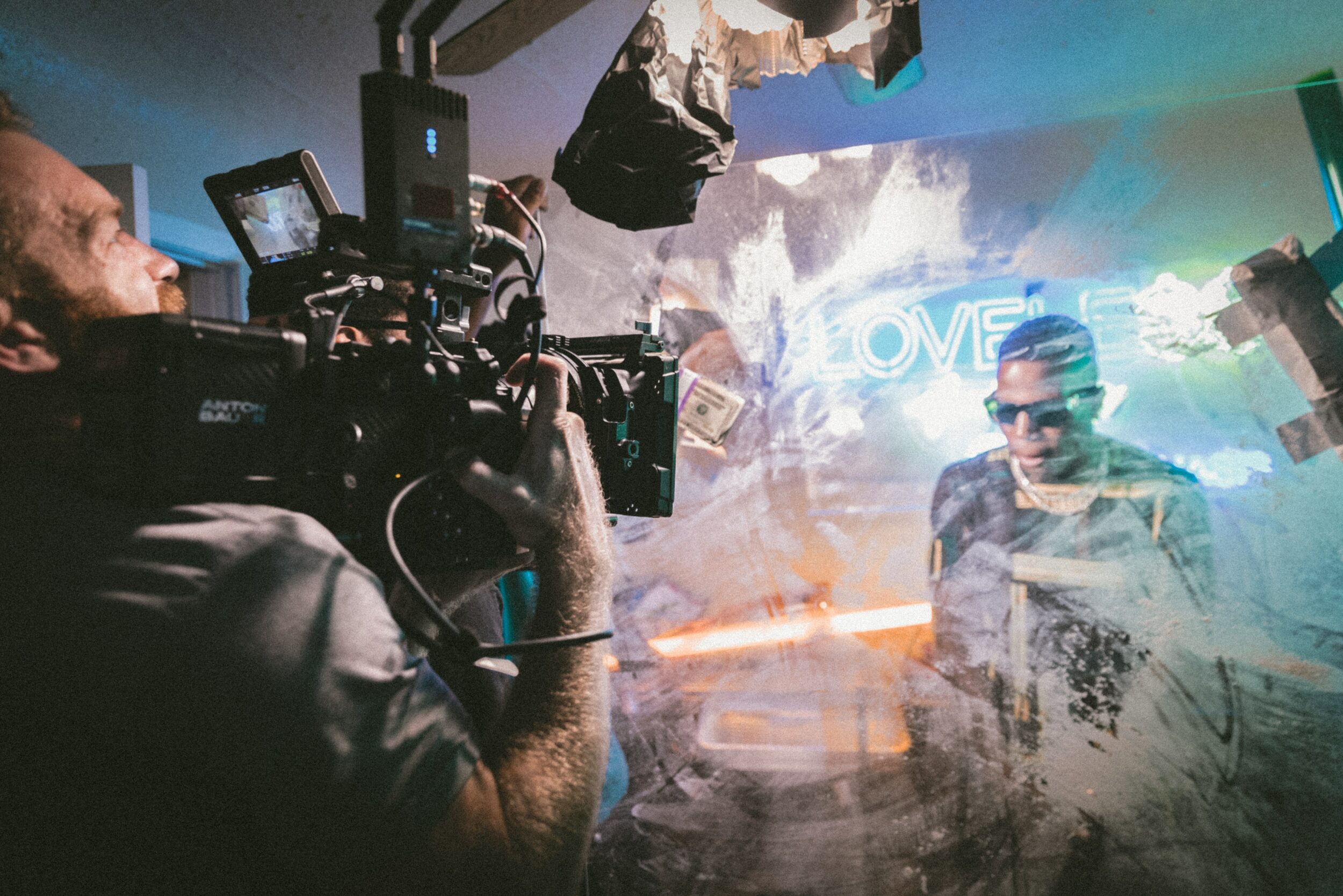 Filmmaking 101: Crafting Memorable Backdrops: Transforming Your Scenes