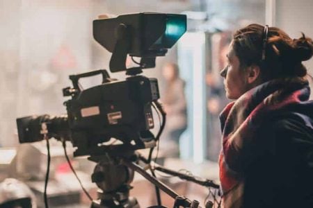 Building Teams Through Cross-Generational Collaboration: Unlocking the Power of Diverse Perspectives in the Media Industry